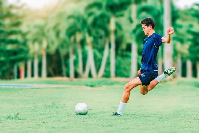Soccer : Début de la saison 2025 avec un match à domicile