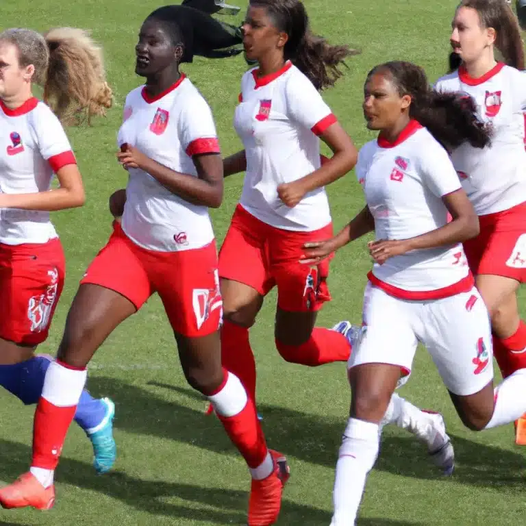La montée en puissance des équipes féminines dans le football français.